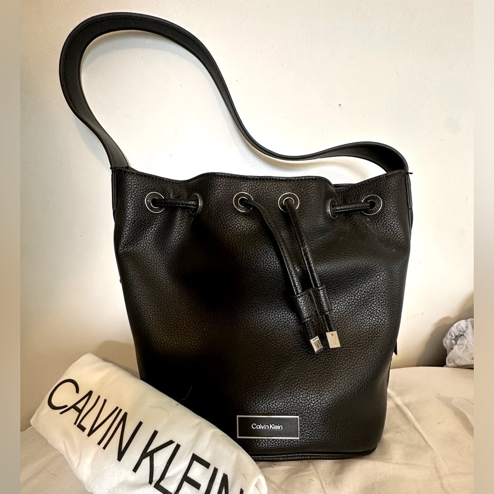 Calvin Klein Leah Bucket Bag Black